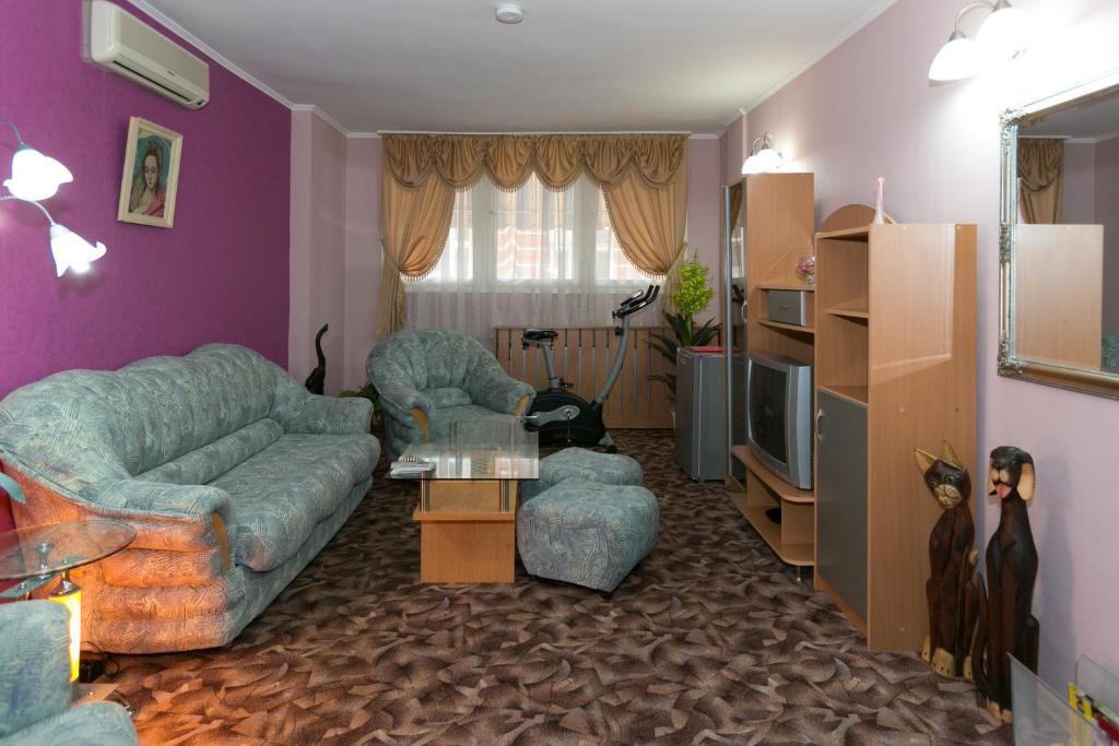 Yor-Daniel Hotel Pazardzhik Exterior photo