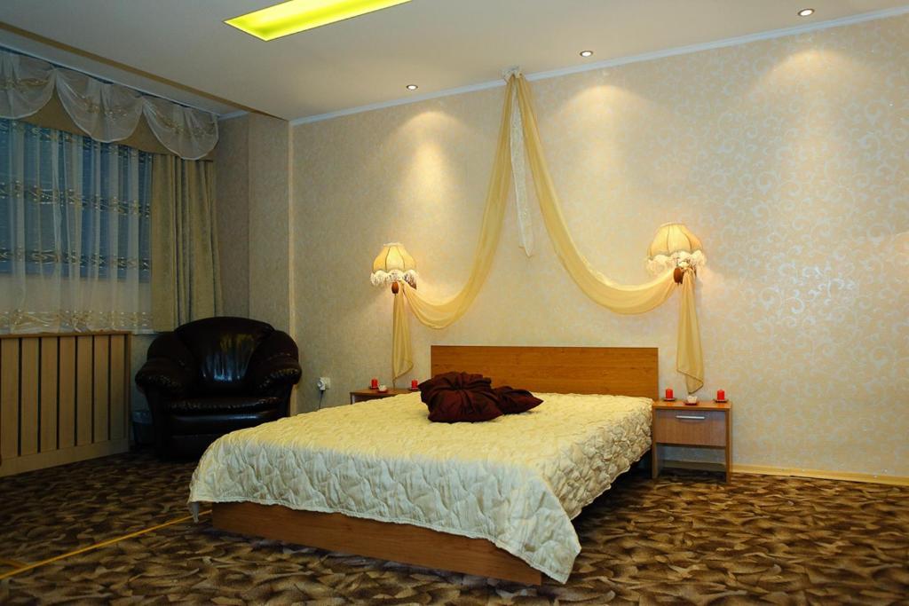 Yor-Daniel Hotel Pazardzhik Exterior photo