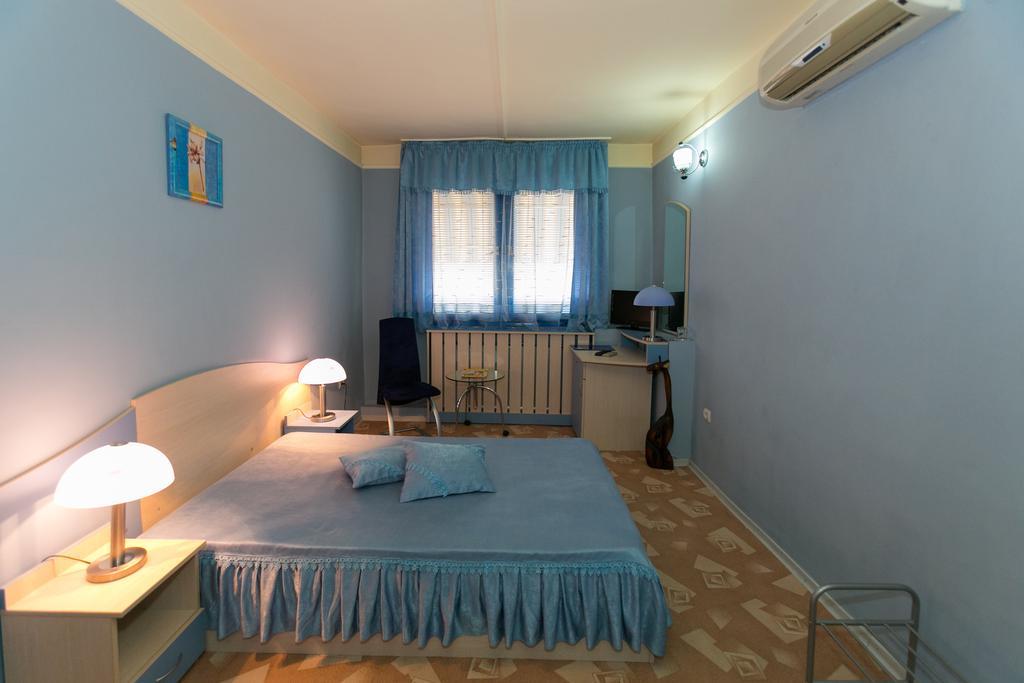 Yor-Daniel Hotel Pazardzhik Room photo