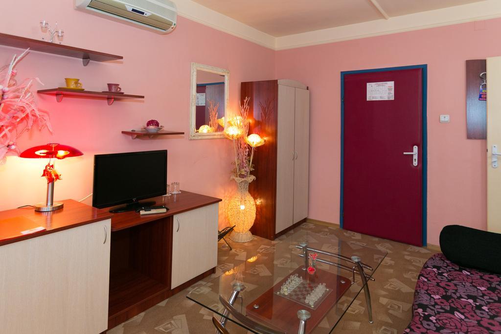 Yor-Daniel Hotel Pazardzhik Room photo